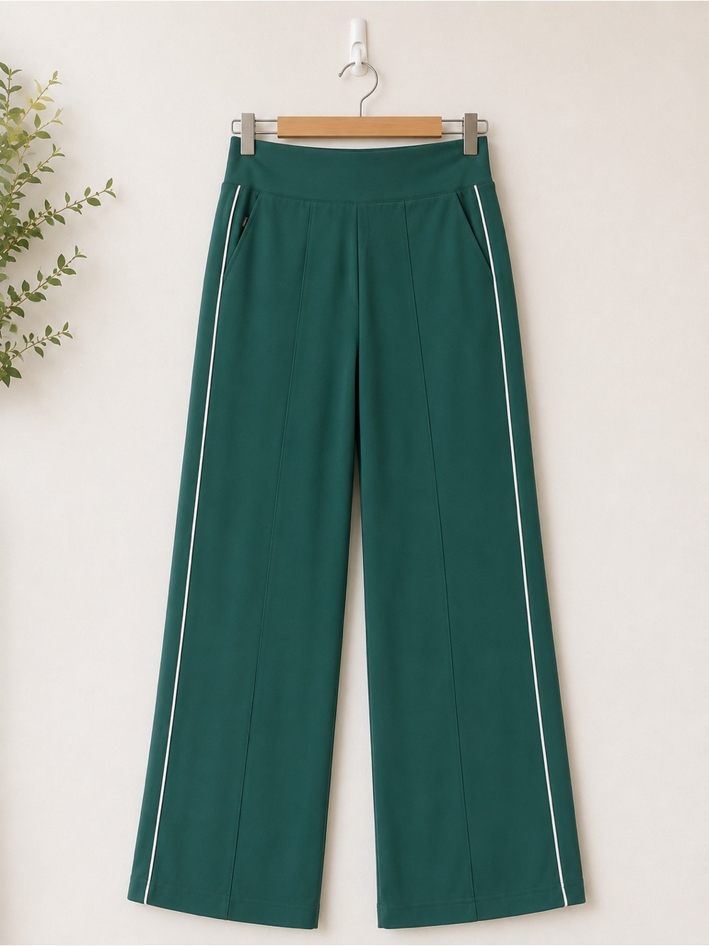 Athleta Venice High Rise Track Stripe
Wide Leg Pant Large Tall